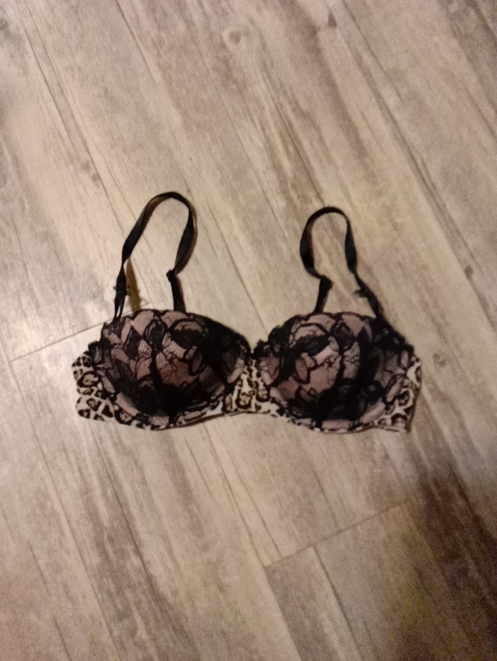 Victoria's Secret Black Lace & Tan Leopard Underwire Bra